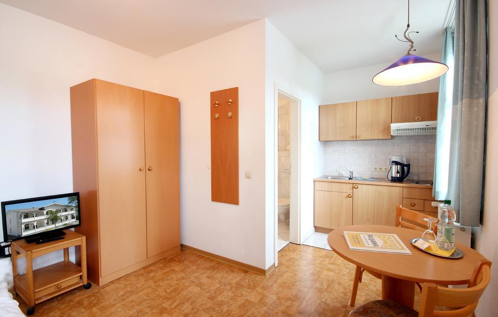 Hans By Rujana Apartment *